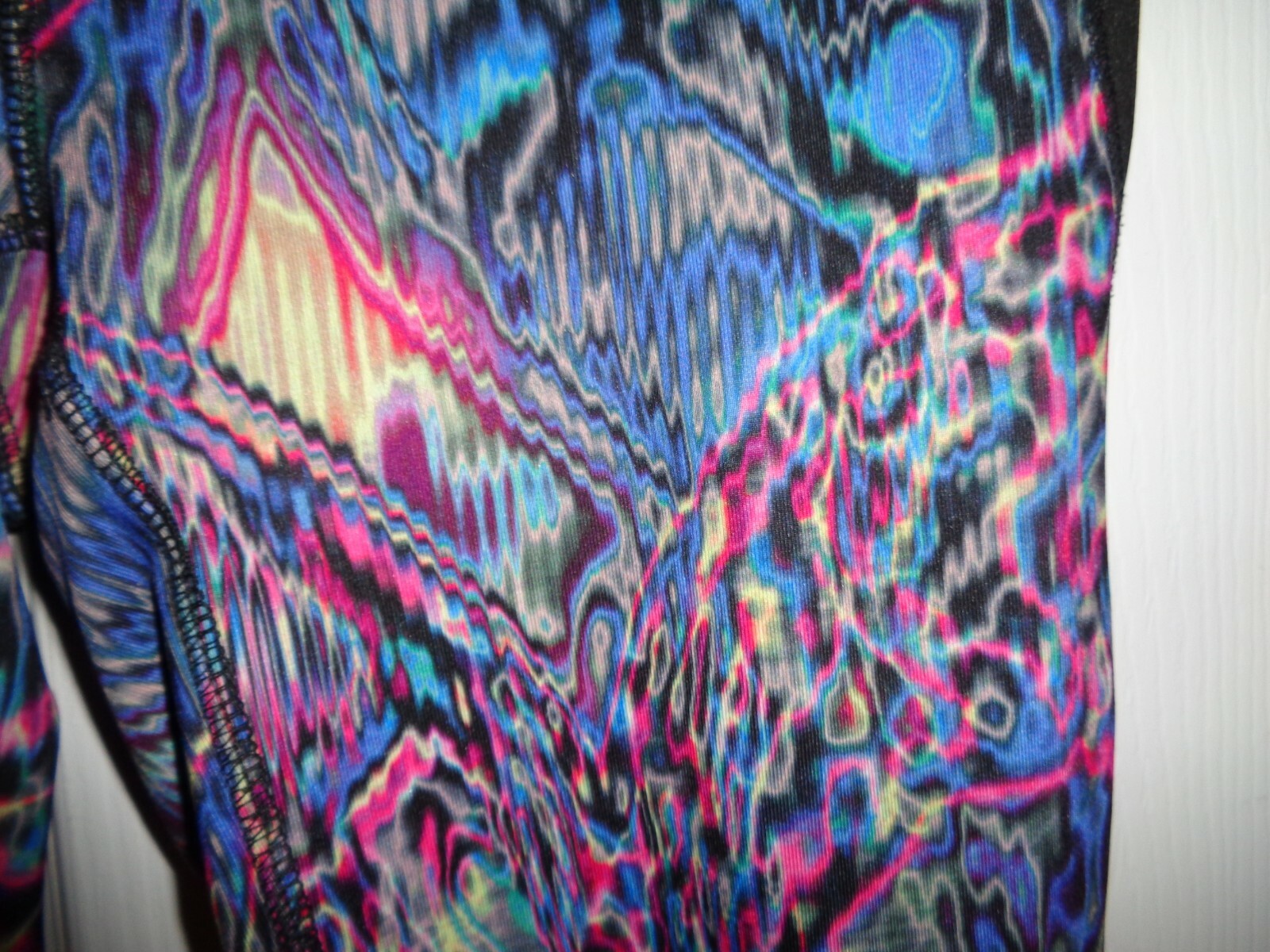 RBX Cropped Capri Leggings Women’s Medium M  Multi Color Print