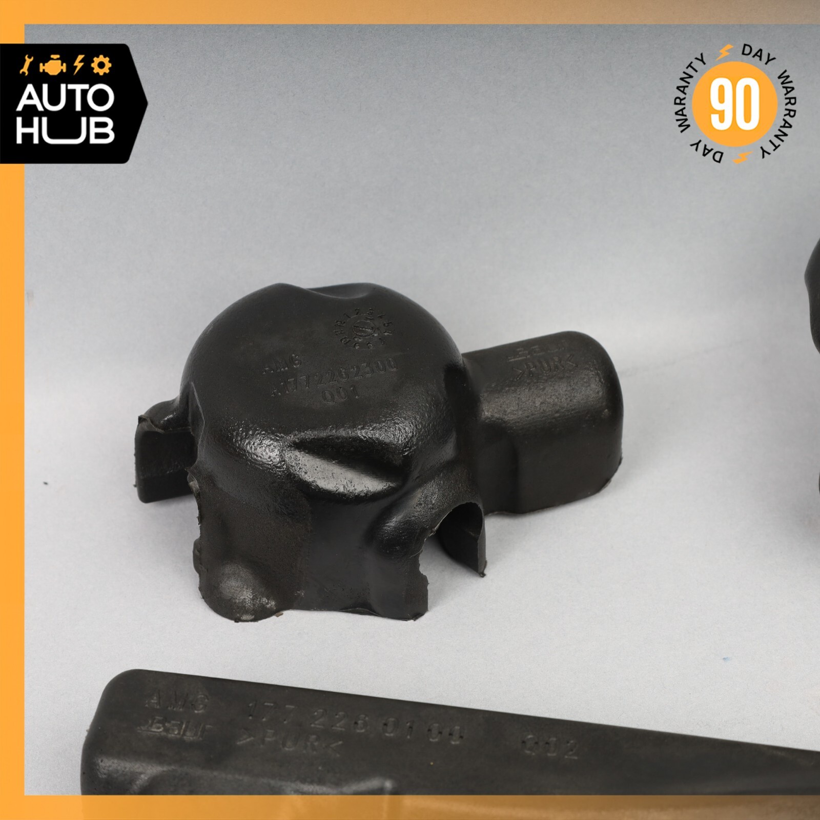 Aston Martin DB11 4.0L High Pressure Pump Rail Engine Insulation Housing Set OEM