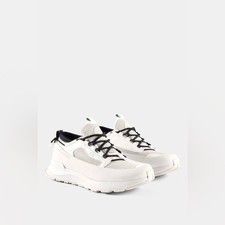 Canada Goose Women's Glacier Trail Sneaker size 6.5 women’s shoes waterproof