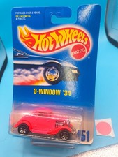 Hot Wheels Pink 3-Window  34 Car Collector 45...