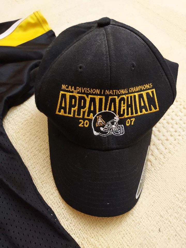 Camiseta de fútbol americano de los Apalaches de colección XL #14 Armanti Edward's y sombrero NUEVA Foto 4 de 4