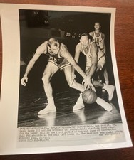 Vintage Wire Photo - NBA St.Louis Hawks & Philadelphia Warriors *Bob Pettit