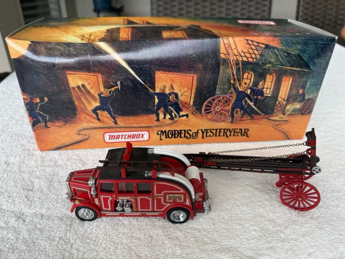 MATCHBOX YYM35189 1941 CHEVROLET ARMY FIRE TRUCK, 1:43 BOX NMIB