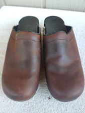 Dansko 39 Brown Distressed Leather Slides Clogs Used 8