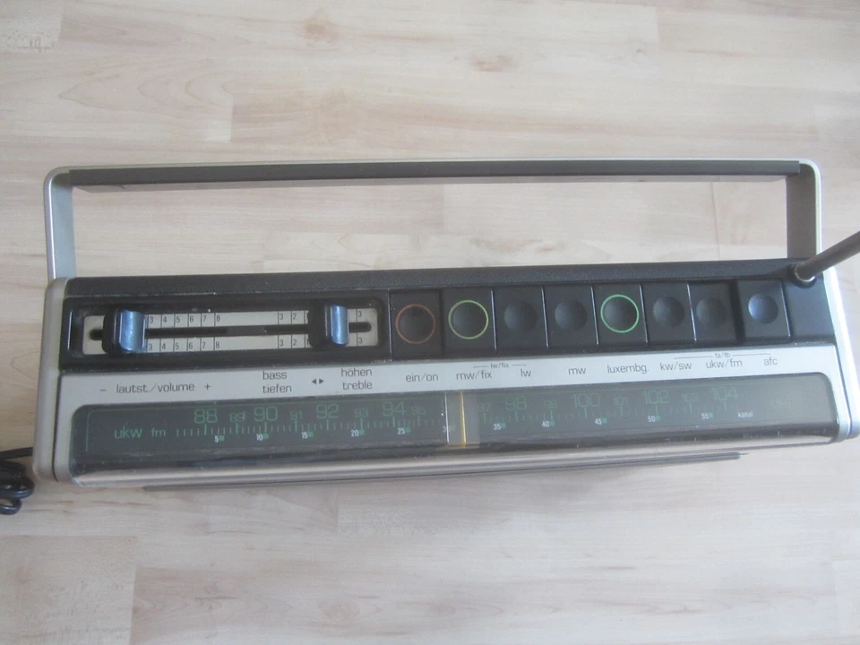 Telefunken Partner 700 Transistor-Radio 1977-78 - sehr guter Zustand ---- antik - Bild 4 von 4