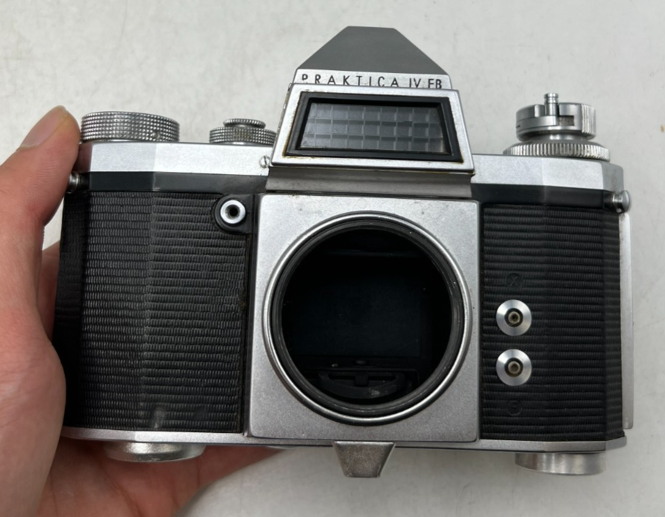 Pentacon Praktica IV FB M42 Screw Mount 35mm Film SLR Camera Body