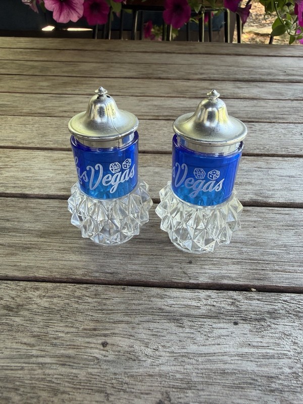Vtg Las Vegas Salt & Pepper Shakers Housewares Casino Souvenir Clear/Blue