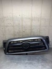 05 - 10 Toyota Tacoma Front Upper Grille Assembly Oem 05 - 10 Toyota Tacoma Front Upper Grille Assembly Oem