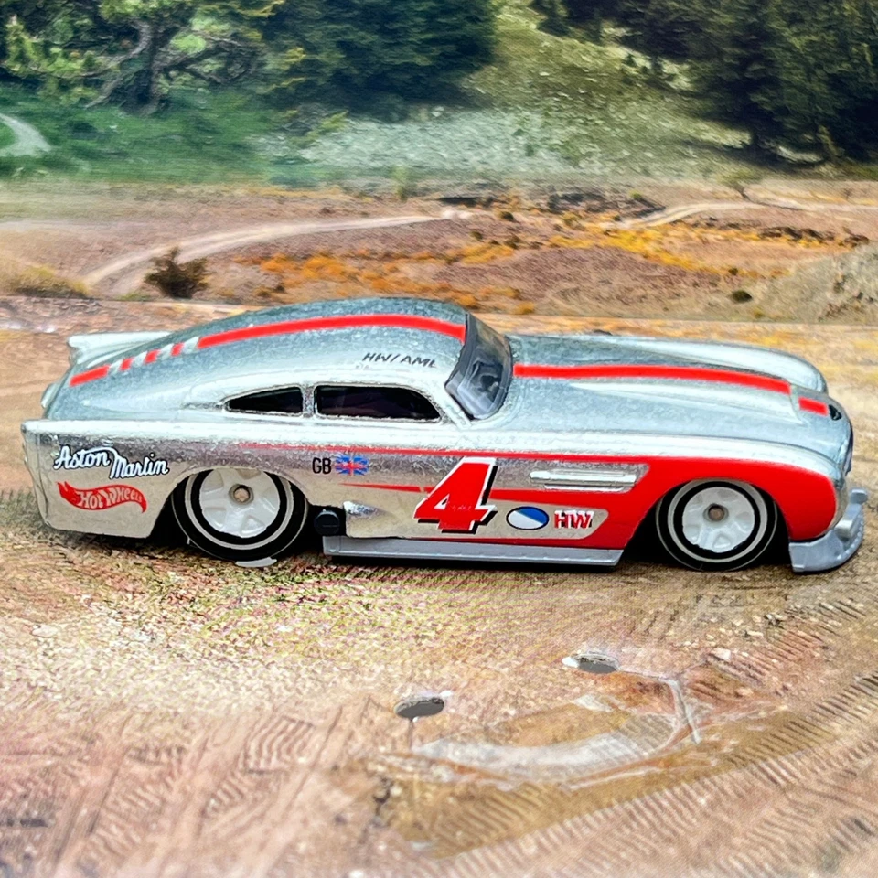 Coche diecast Hot Wheels Aston Martin DB4GT edición de alta velocidad ZAMAC 1:64 [J28] Foto 2 de 4