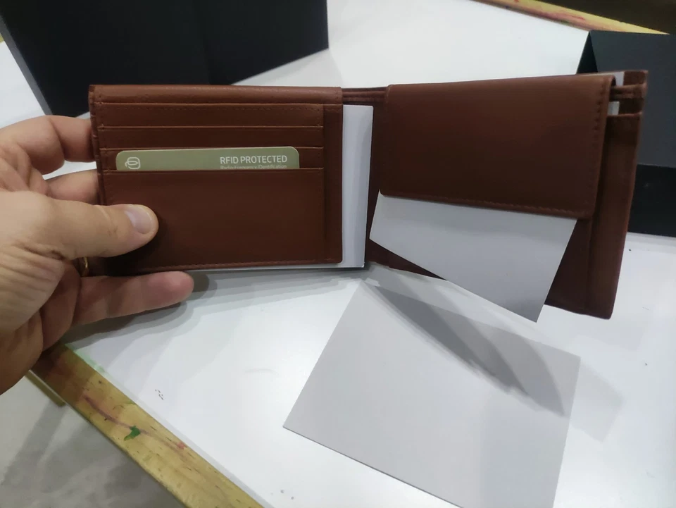 Piquadro PU1392SMT2R/CU  Portafoglio con Portamonete in Pelle - Marrone - Immagine 4 di 4