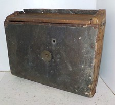 Boite en bois & tôle zinc avec inscription Art populaire origine Suisse Jura