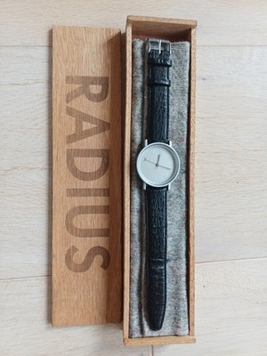 Radius Armbanduhr in original Holzbox, Batterie Neu, Water Resistant 
