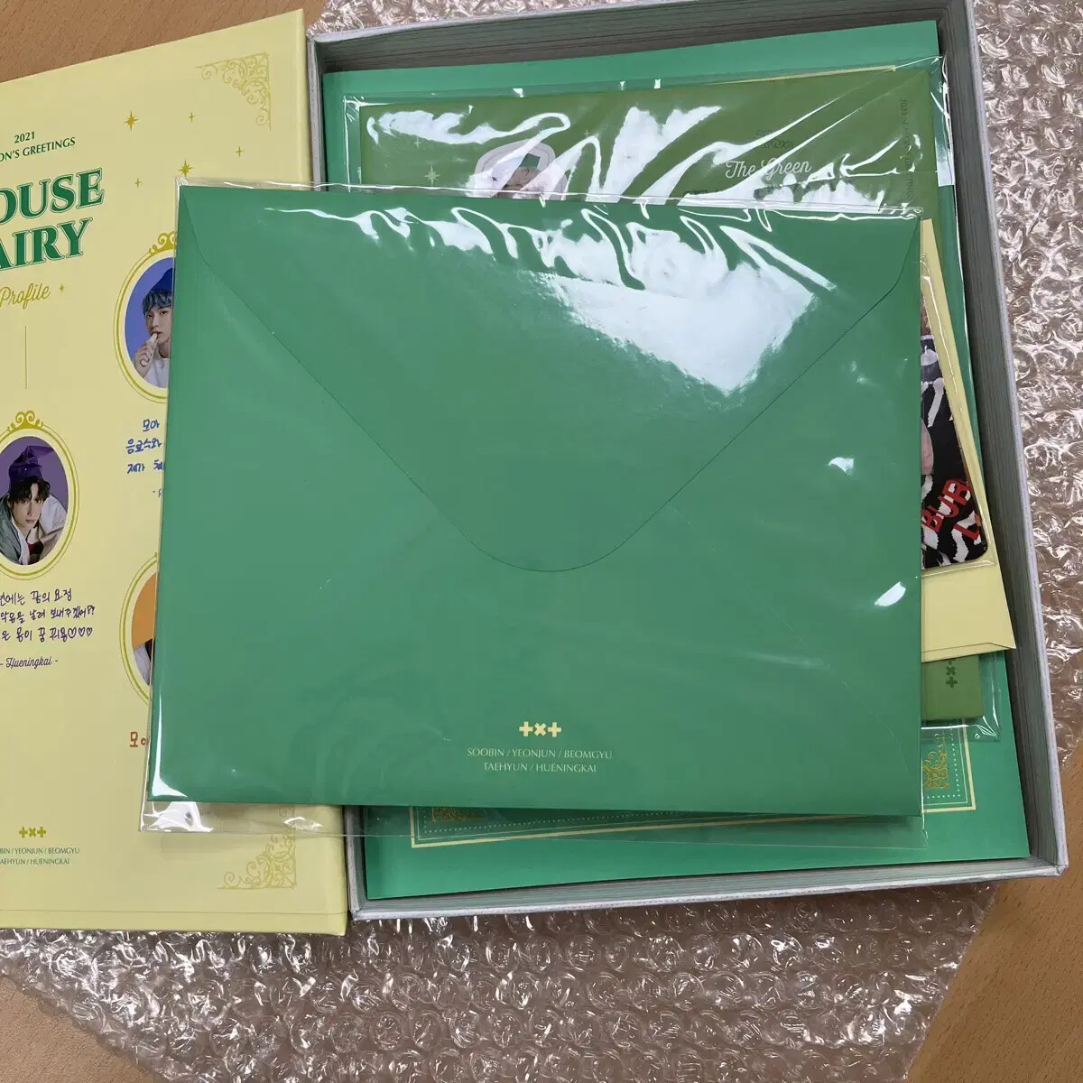 TXT TOMORROM X TOGETHER シーズングリーティング2021 tomorrow x together 2021 season's greetings | eBay