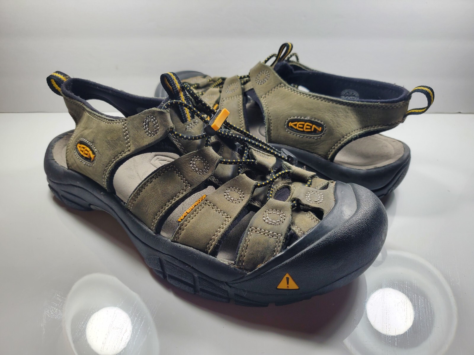 Sandali sportivi impermeabili KEEN da uomo verdi oliva Newport da trekking taglia 10