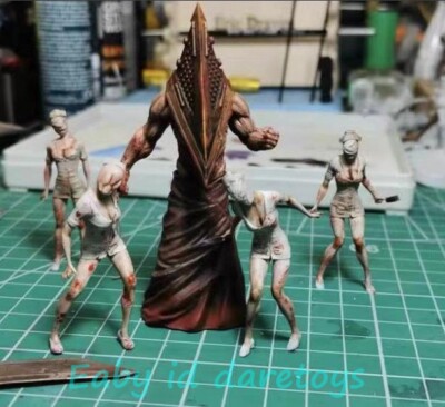 日*1様 レア！Silent Hill 2 1/6スタチュー Mezco Toy Mezco Toyz's Static Six Silent Hill 2: Red Pyramid Thing
