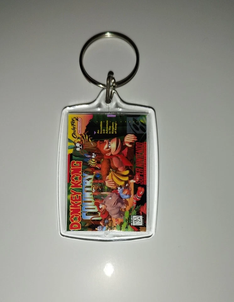 Donkey Kong Country Super Nintendo Keychain  - Photo 1/1