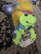 Gemmy 2005 Hip Hop Frogz Rock It Rap It Ribbit Dancing Plush Frog w/ Box