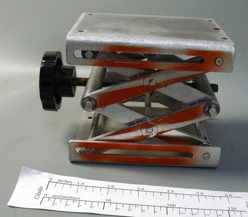 CENCO LAB-JACK 19089 Vertical 2-3/4”-10”    [F4Q]