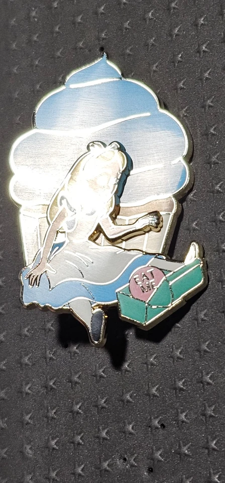 Disney DSF DSSH Alice in Wonderland Cupcake Series Alice LE 300 Pin - Image 3 of 4