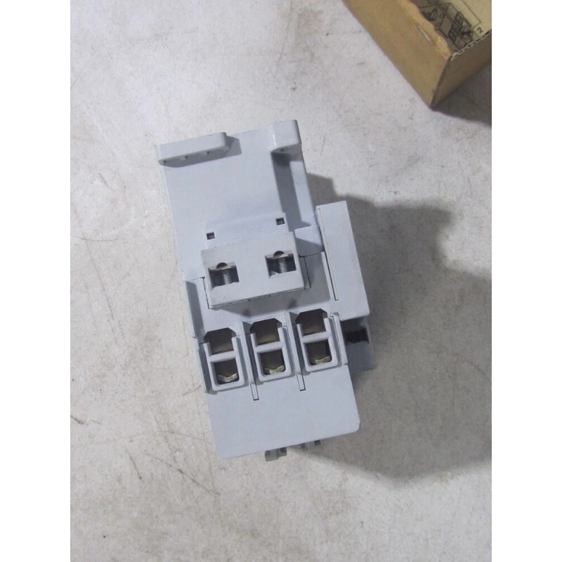NEW Allen-Bradley 100-C30D10 Contactor US Free Tax 662468715997 - thumbnail 5