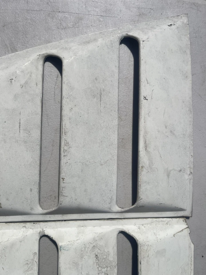 74-78 Ford Mustang II COBRA Persianas Ventana Cuarto Lateral Trasero PLÁSTICO ORIGINALES Foto 2 de 4