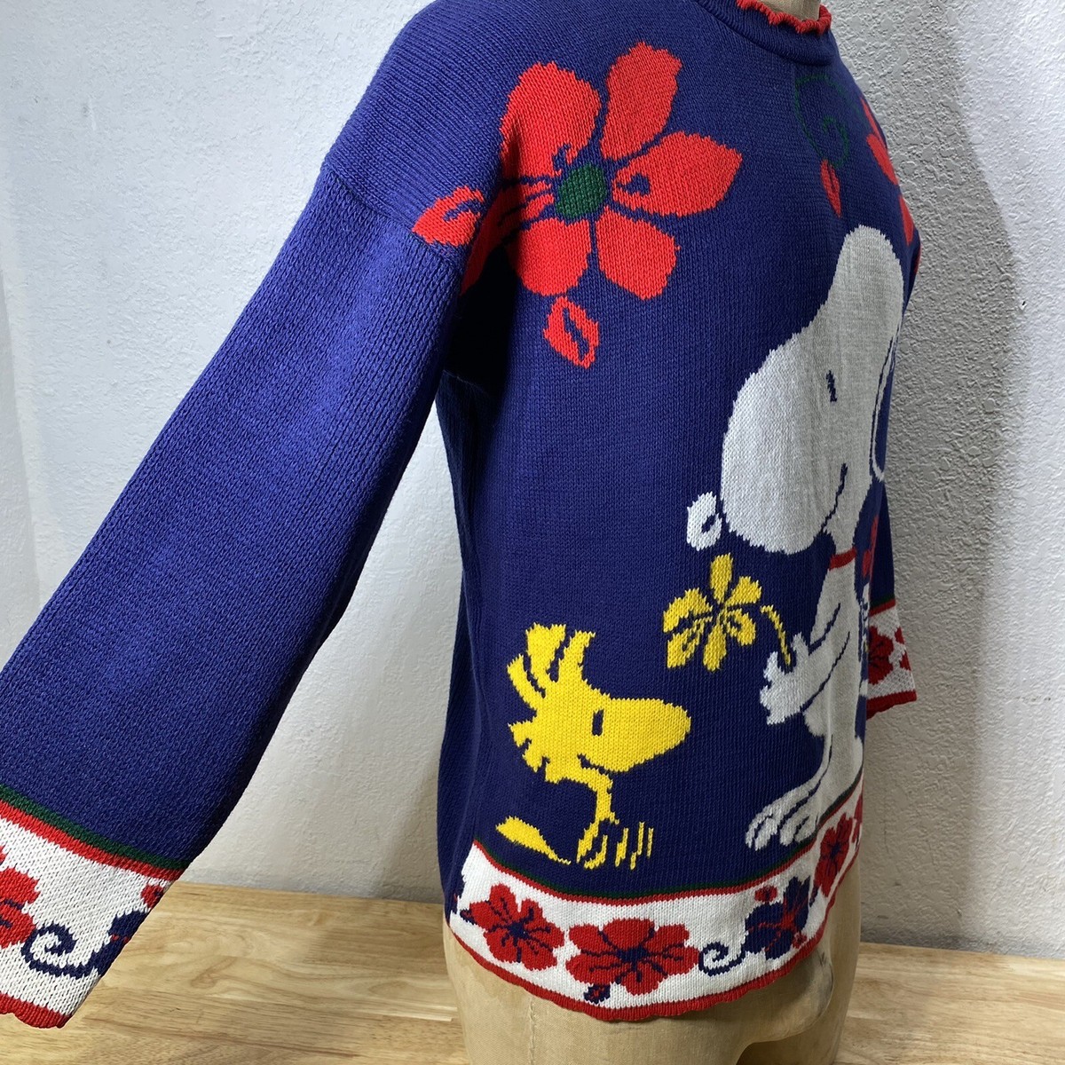 Vintage Snoopy and Friends Sweater Size Medium MADE IN USA 