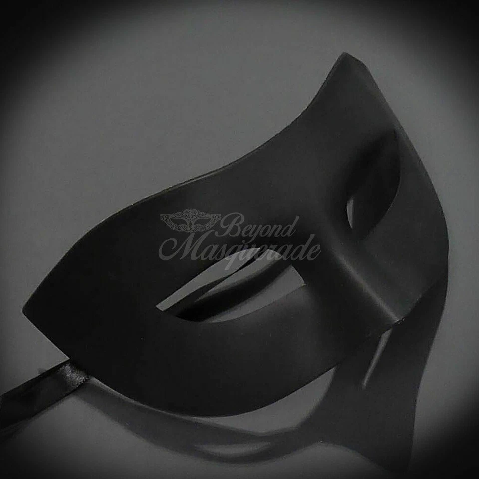 Couple's Masquerade Masks |  Masquerade Masks Peacock Feathers Black/Gold/White - Image 2 of 4