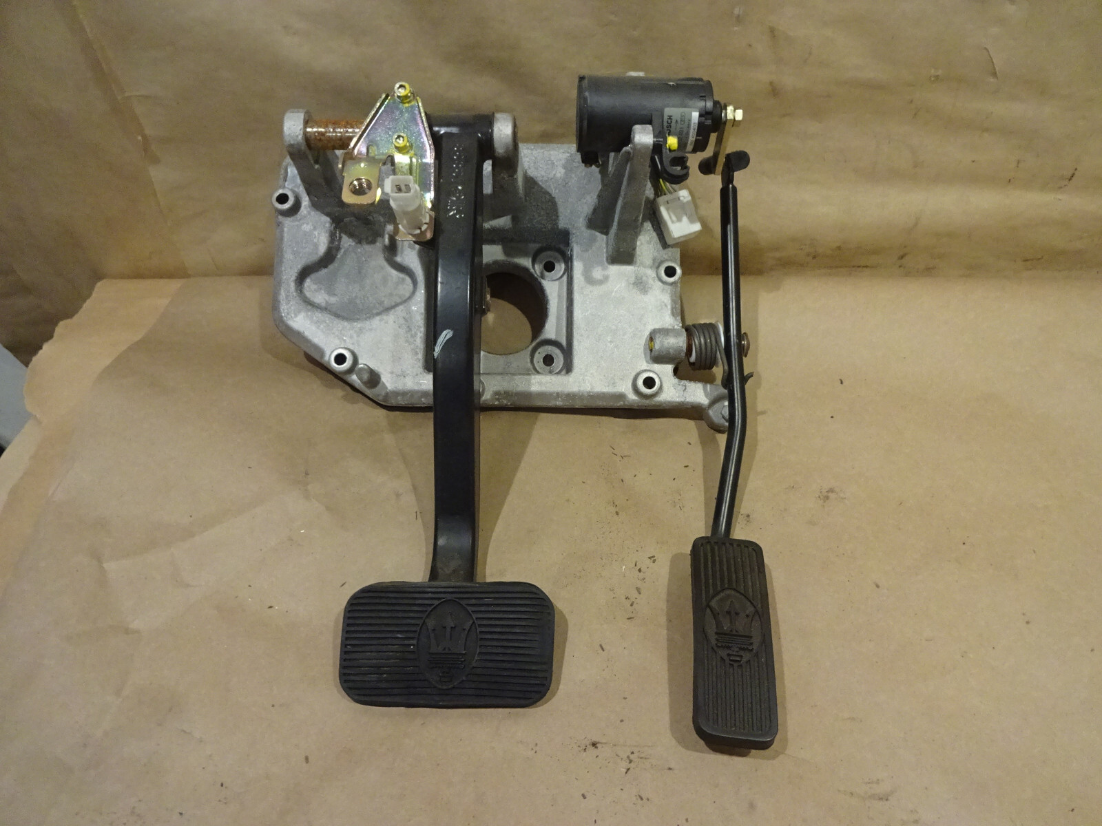 Maserati 4200 Coupe Spyder - Pedal Box / Brake / Throttle Pedal - P/N 183743