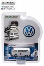 Greenlight Collectibles V-DUB 1975 Volkswagen type 2 Ambulance 1/64 Scale