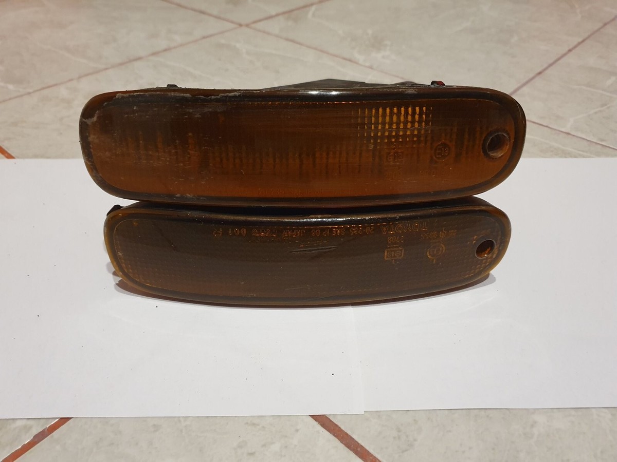 未使用 　御手洗 　サイン灯 Toyota Celica ST18085 Front Bumper Turn Signal Lamp Lights Pair