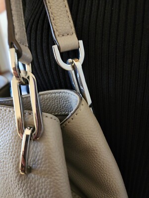 MICHAEL KORS 38S9CX1E3L Leighton Large Pebbled Leather Shoulder