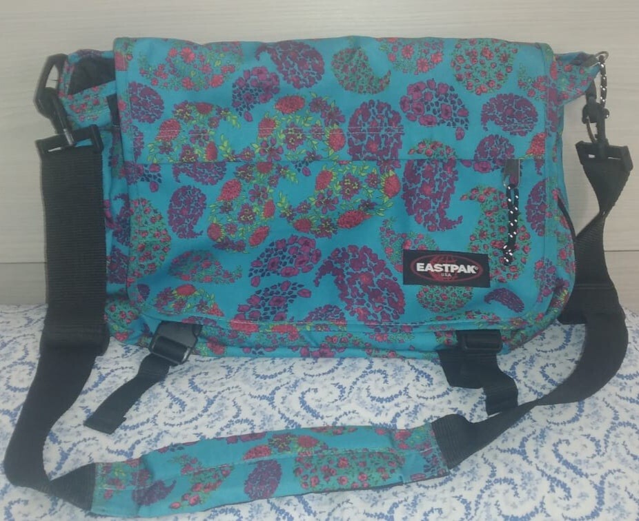 zaino a tracolla eastpak