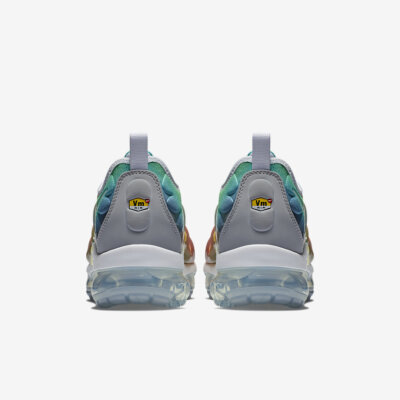 Nike Air VaporMax Plus Men\'s Shoes 924453 103 White/Neptune Green REG: $210 RARE Nike Air VaporMax Plus  main image 3
