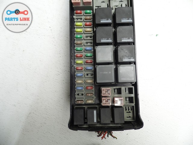 2005-2009 LAND ROVER LR3 AWD ENGINE COMPARTMENT BAY FUSE RELAY BOX LR4