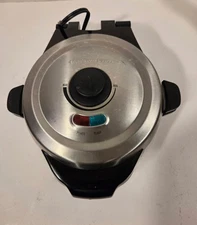 Hamilton Beach Flip Non-Stick Belgian Waffle Maker 26055 Round Tested Works