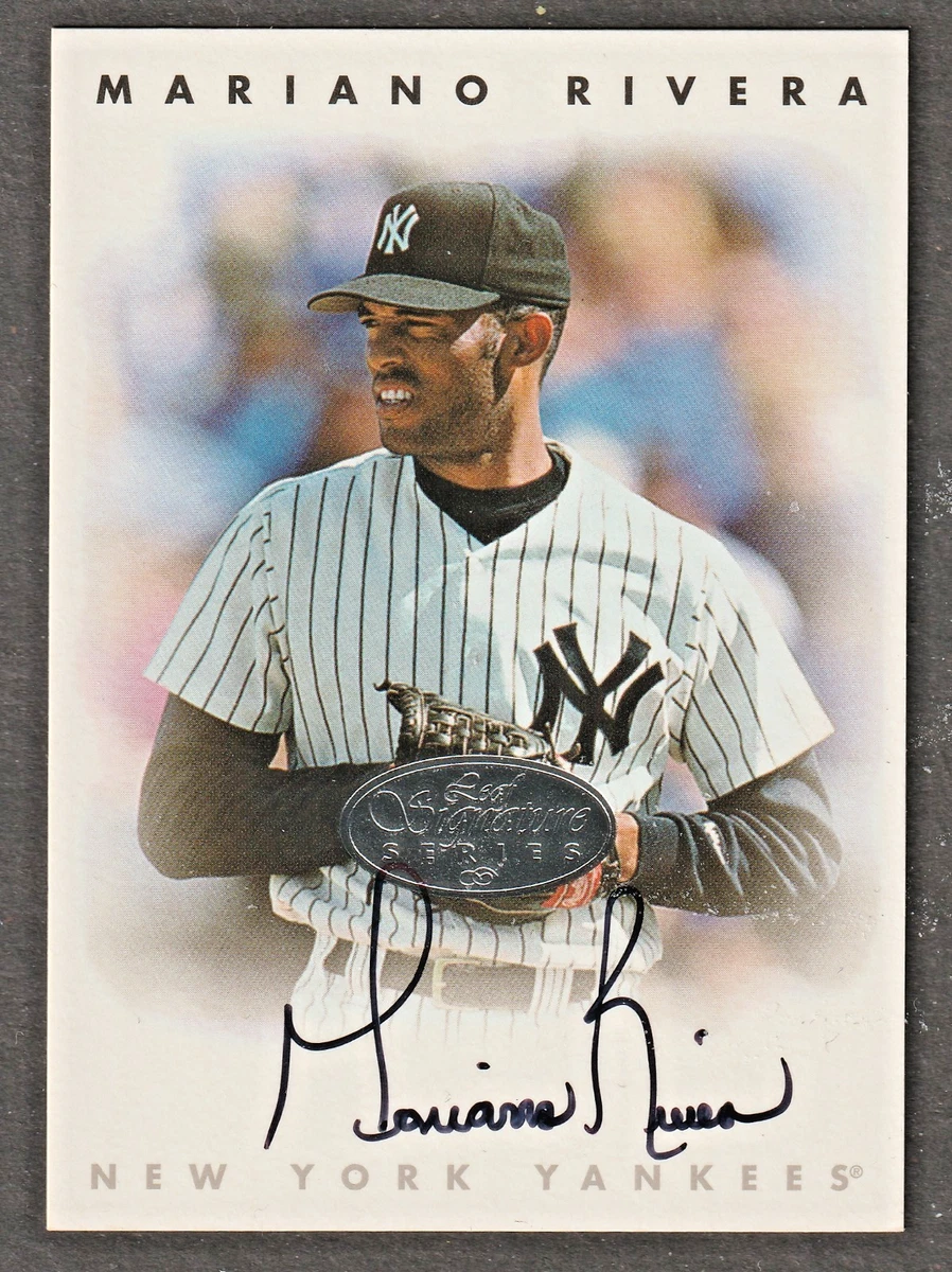 Leaf Mariano Rivera Autographed Baseball Sports Trading Cards