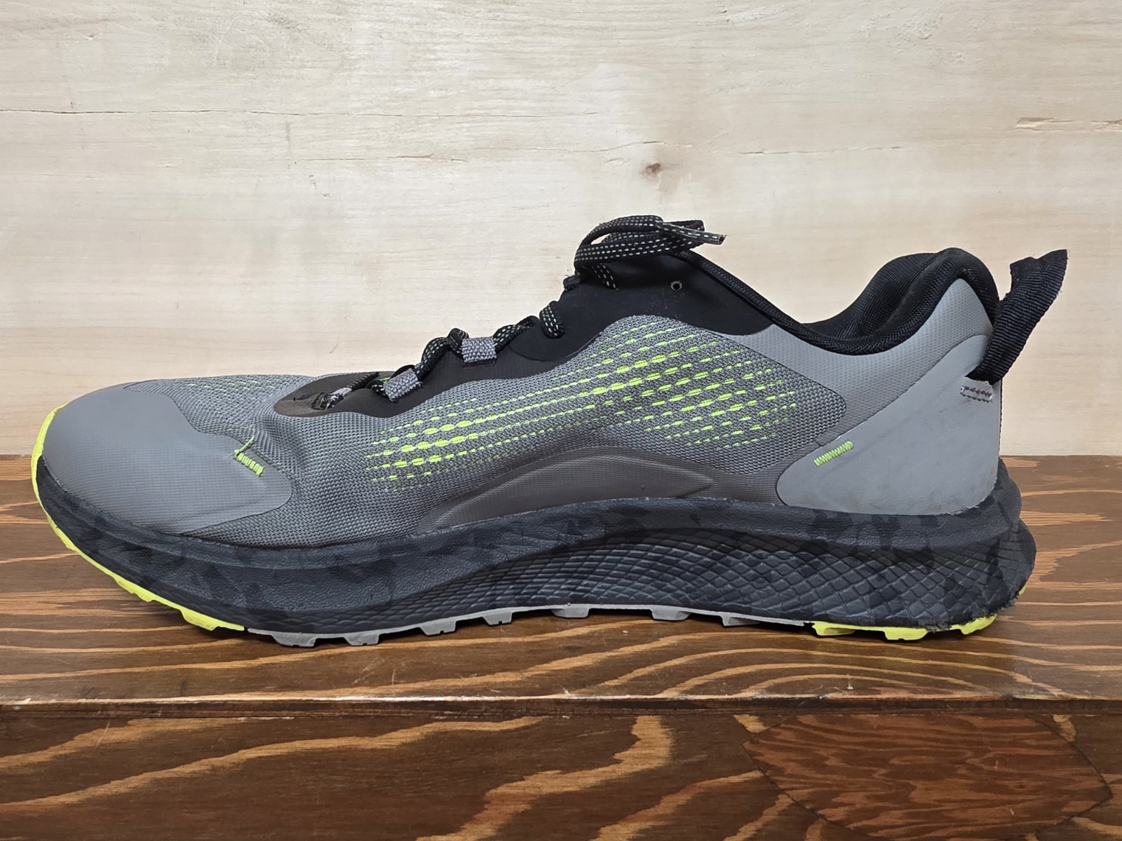 Under Armour Shoes Gray with Green Highlights Men's Charged Bandit Trail Size 13 thumbnail 4