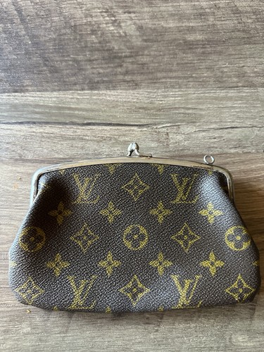LOUIS VUITTON Kisslock Clutch bag