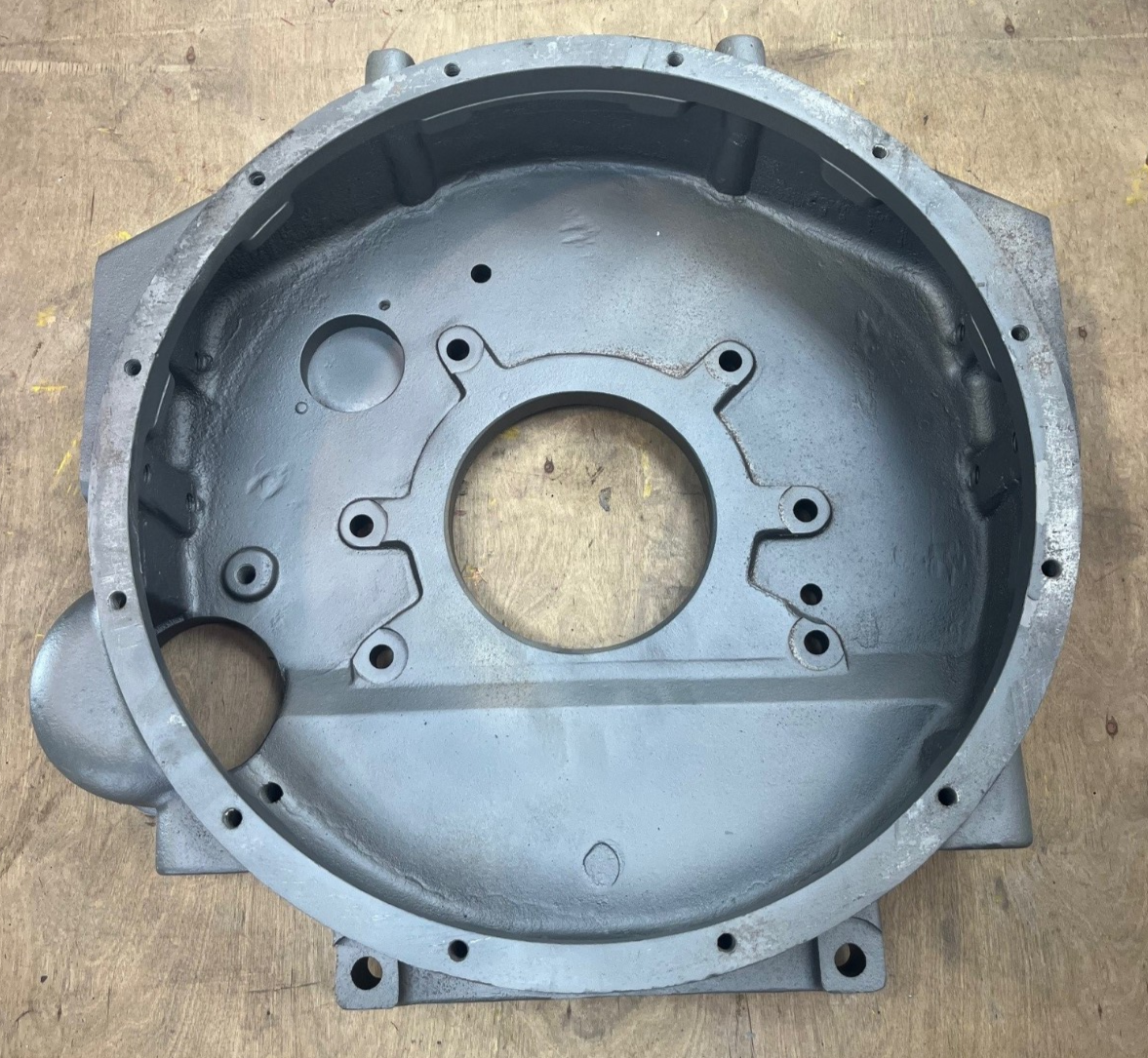 DryBell The Engine 中古美品 International Engine Flywheel Bell Housing 686704C1 SAE # 2 DT360