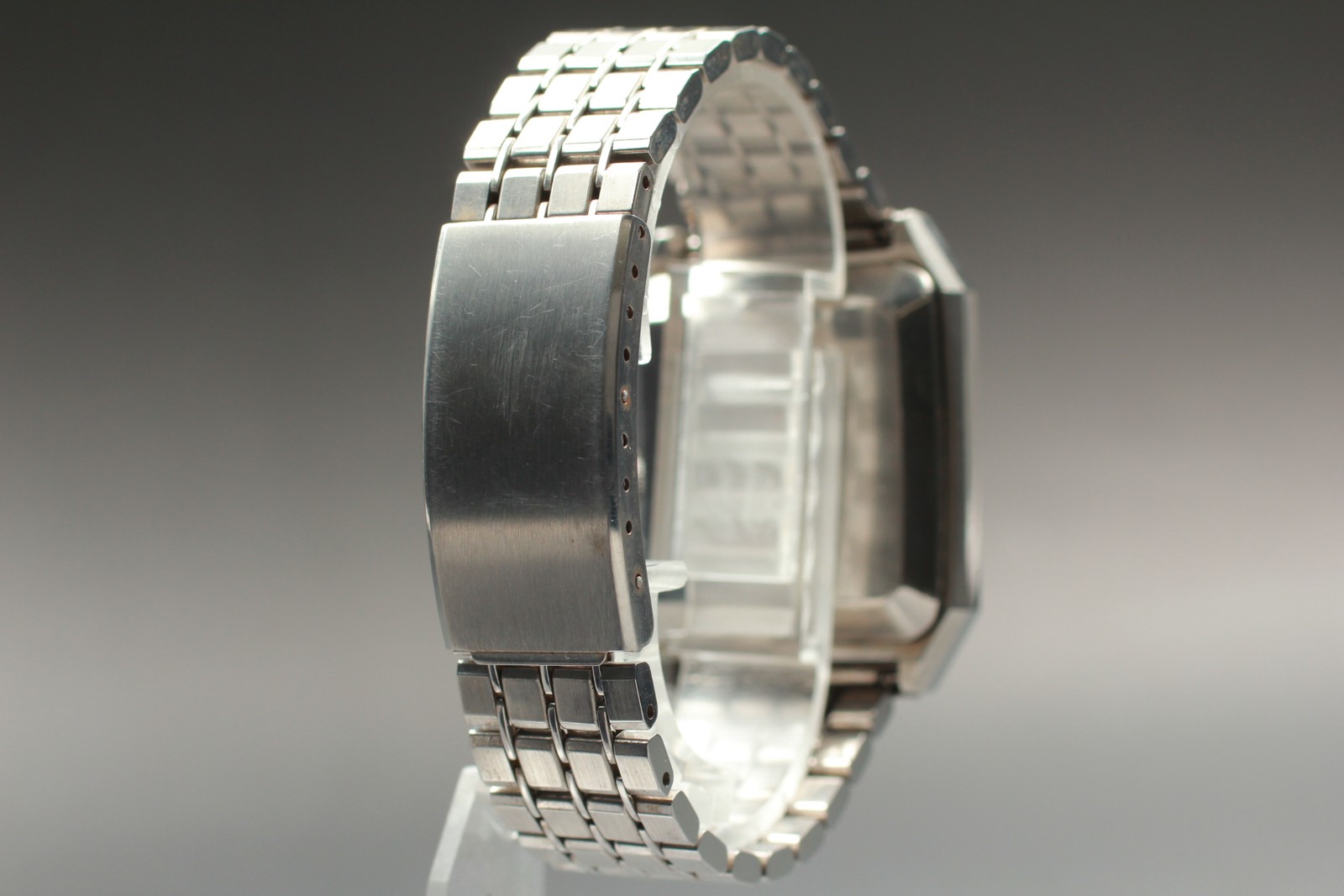 Vintage 1973 Seiko VFA 3923-502A Bule Tank Day Date KANJI Dial Quartz Mens Watch image 4
