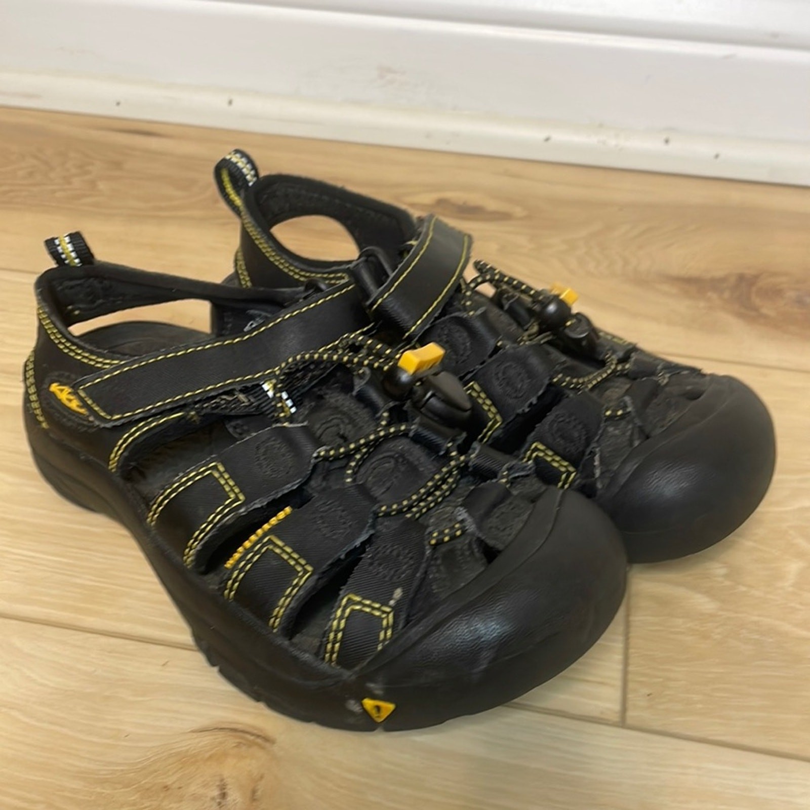 Scarpe da trekking outdoor impermeabili Keen Kids Newport taglia 1