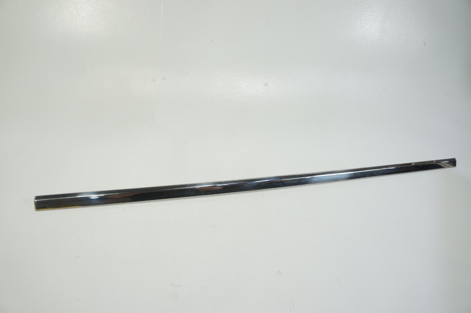 2012-2018 Bentley Mulsanne II front right passenger door trim molding chrome OEM