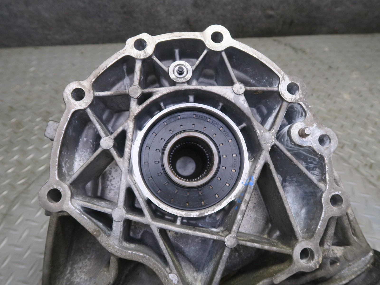 2017-2020 MASERATI LEVANTE M161 3.0L AWD TRANSFER CASE BOX W MOTOR 670038072 94k