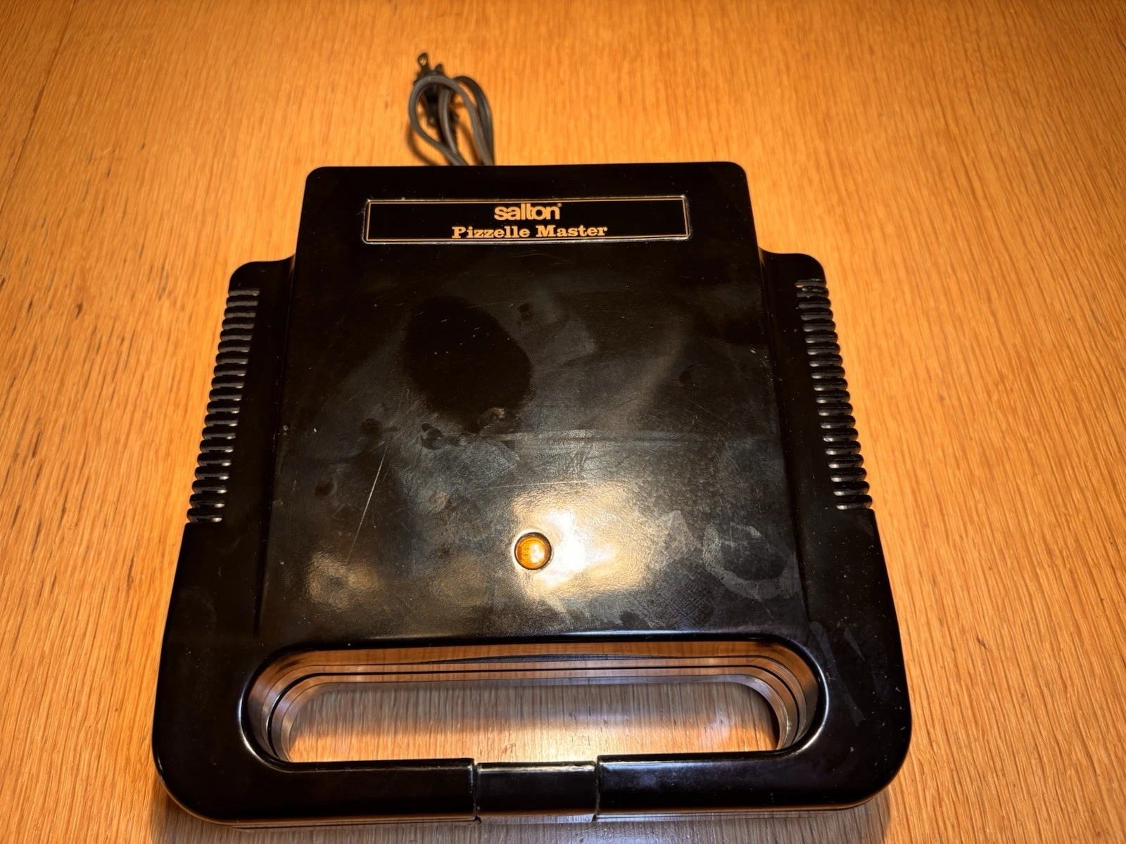 Vintage Salton Pizzelle Master Model WM-6AElectric Waffle Maker TESTED nonstick