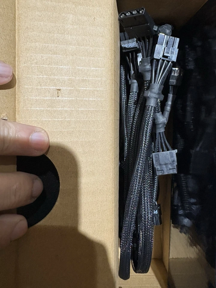 Apevia Prestige Series ATX-PR600W 600W 80 PLUS Gold ATX12V Power Supply - Image 4 of 4