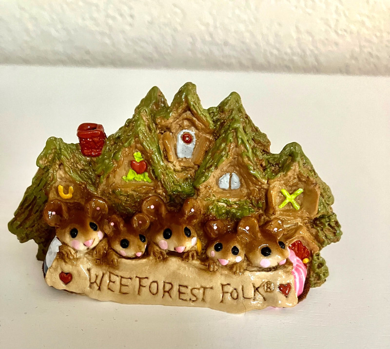 WEE FOREST FOLK  DISPLAY PLAQUE  SIGNED  WITH BOX