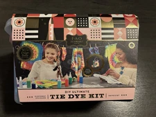 Brand New F.A.O Schwarz DIY Ultimate  Tie Dye Kit 148 Piece Set
