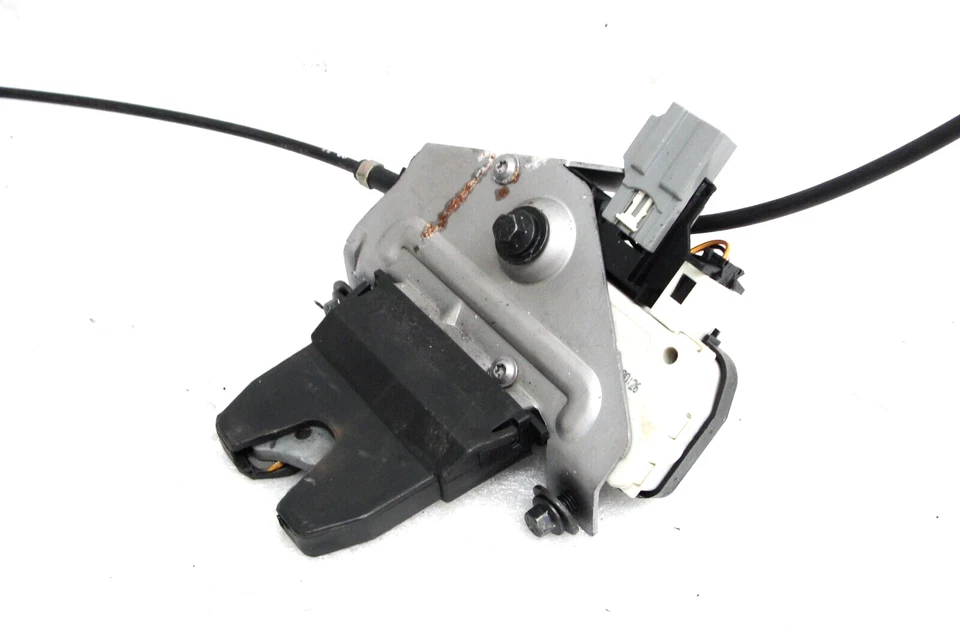 Conjunto de actuador de bloqueo de pestillo de maletero Volvo S60 S80 OEM 02-09 con liberación de emergencia Foto 3 de 3