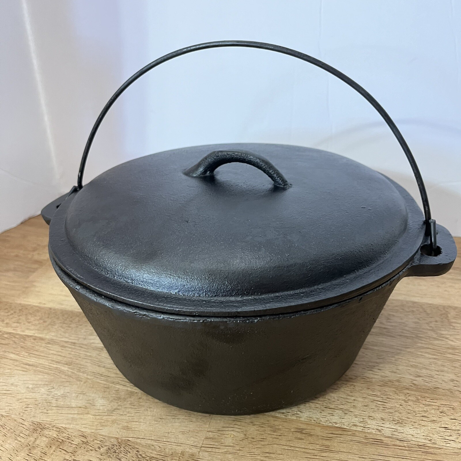 Vintage Cast Iron Dutch Oven 4.5 Qt Korea