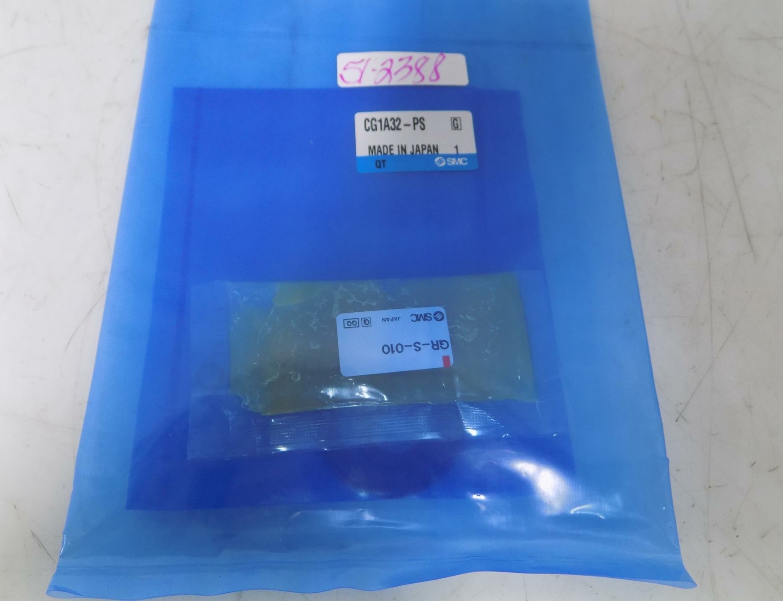 SMC PNEUMATIC ACTUATOR CYLINDER VALVE GREASE PACKET GRS010 NIB eBay